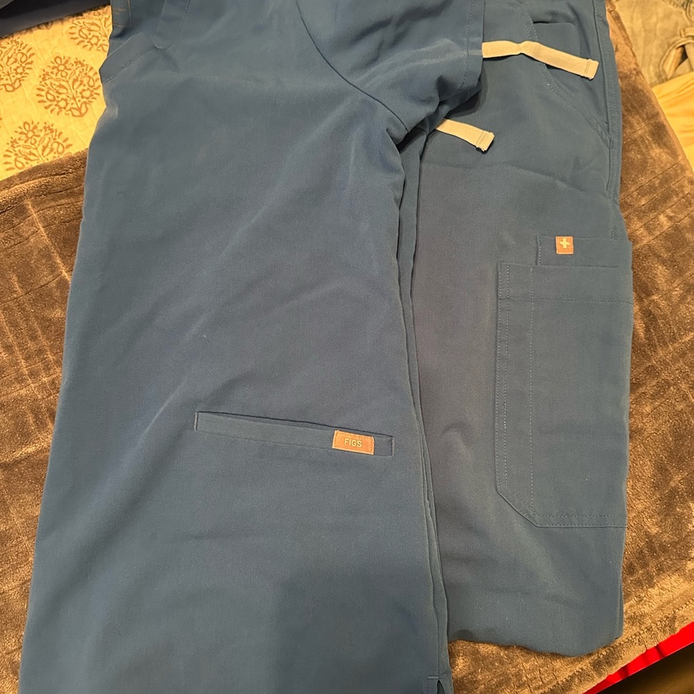 Figs scrubs